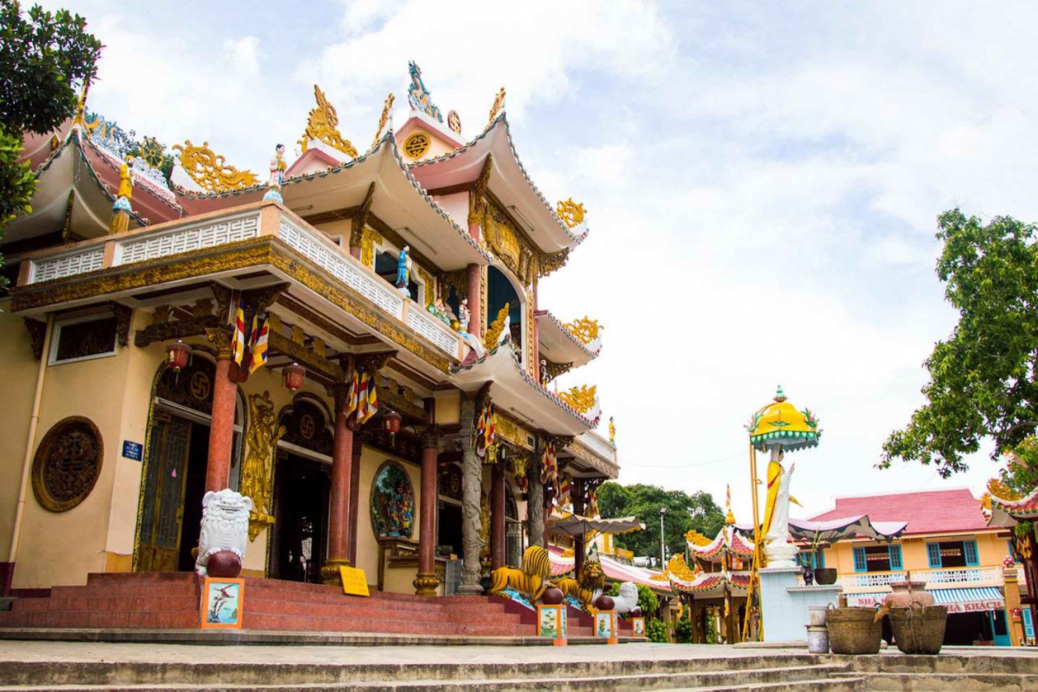 Ho Chi Minh City: Dai temppeli & Black Lady Mountain Tour