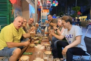 Ho Chi Minh City: Craft Beer and Local Food Tour by Scooter