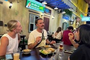 Ho Chi Minh City: Craft Beer and Local Food Tour by Scooter