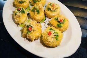 Ho Chi Minh City: Craft Beer and Local Food Tour by Scooter