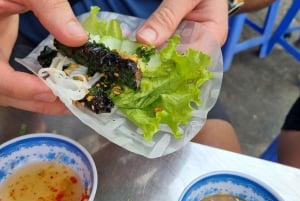Ho Chi Minh City: Tour gastronomico in scooter con undici degustazioni