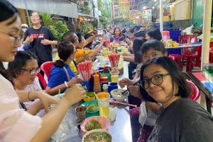 Cidade de Ho Chi Minh: Tour gastronómico de scooter com onze degustações