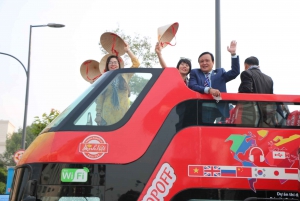 Ho Chi Minh City: Hop-On Hop-Off Vietnam Bus Tour