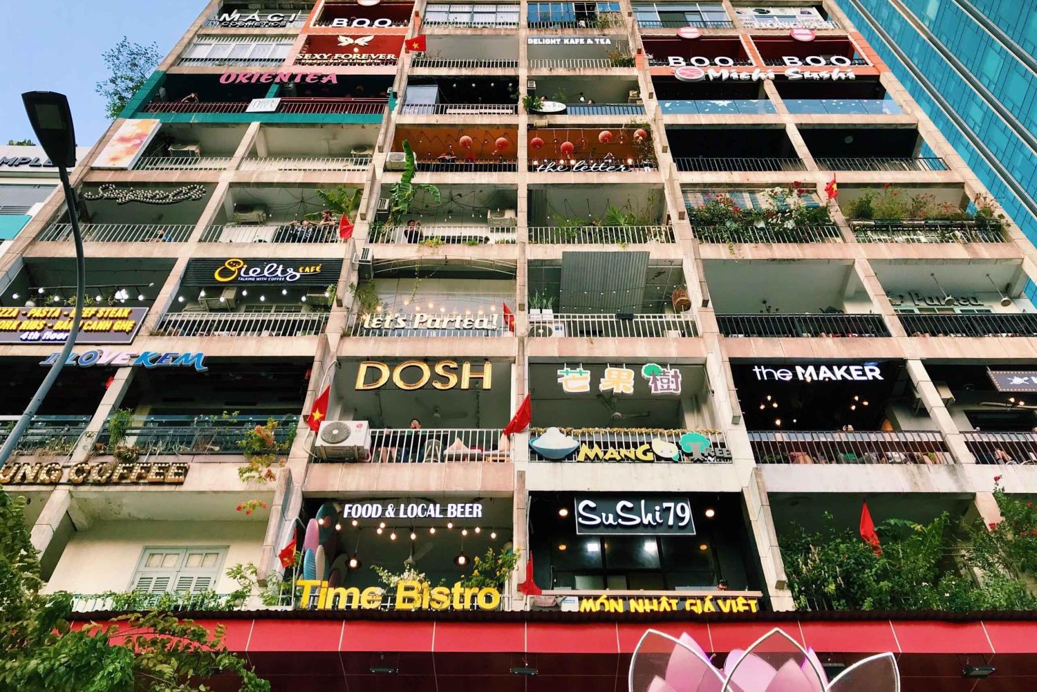 Ho Chi Minh City: Iconic Apartments Walking Tour