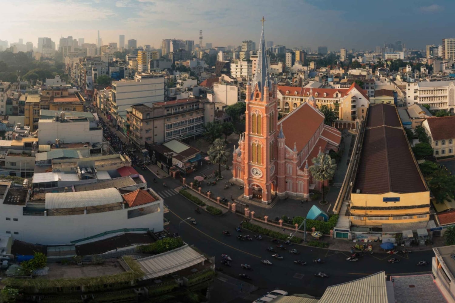 Ho Chi Minh City: Landmark 81 & Saigon River Cruise