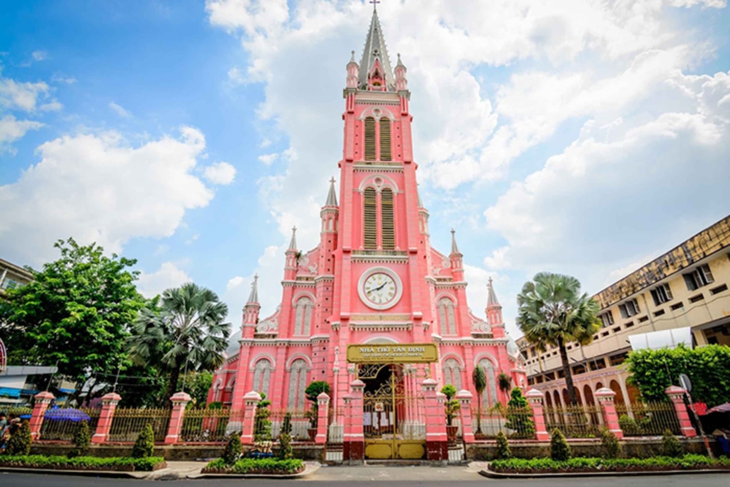 Ho Chi Minh City: Landmark 81 & Saigon River Cruise