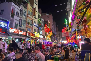 Ho Chi Minh-Ville : visite nocturne à pied avec arrêt dans un lieu caché
