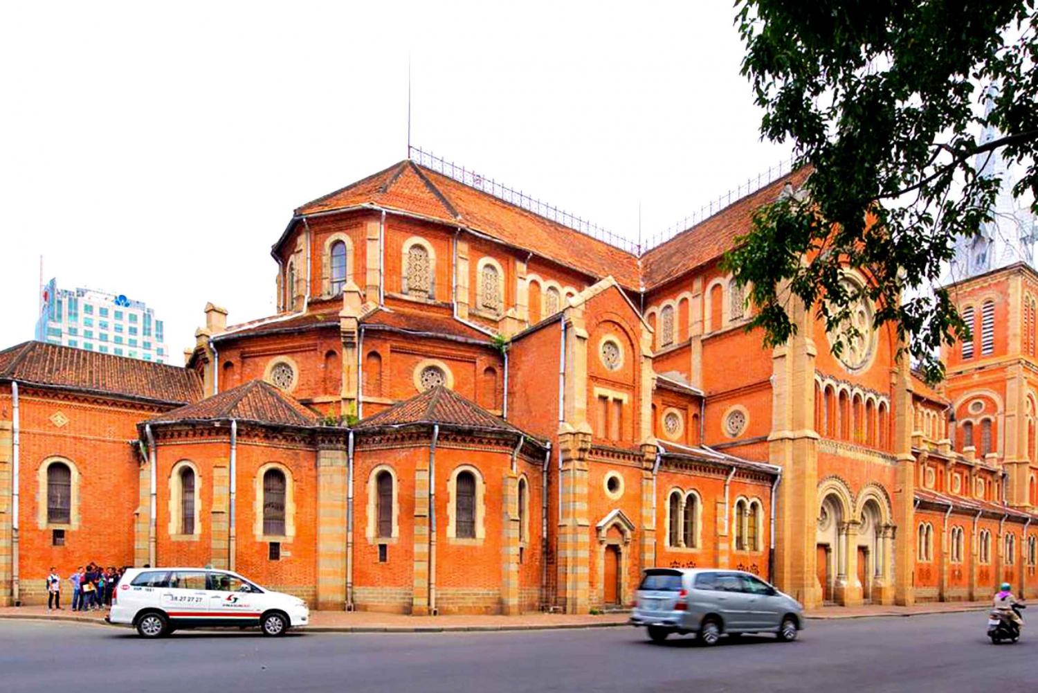 Ho Chi Minh City: Private Guided Sightseeing & History Tour