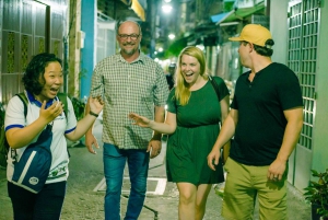 Ciudad de Ho Chi Minh: Recorrido privado a pie por la noche de comida callejera