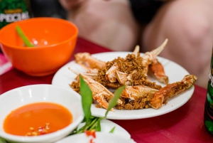Ciudad de Ho Chi Minh: Recorrido privado a pie por la noche de comida callejera