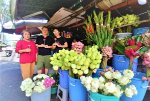 Ho Chi Minh City: Saigon Morning Markets Tour by Motorbike