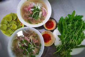 Ho Chi Minh City: Street Food and Sightseeing by Motorbike