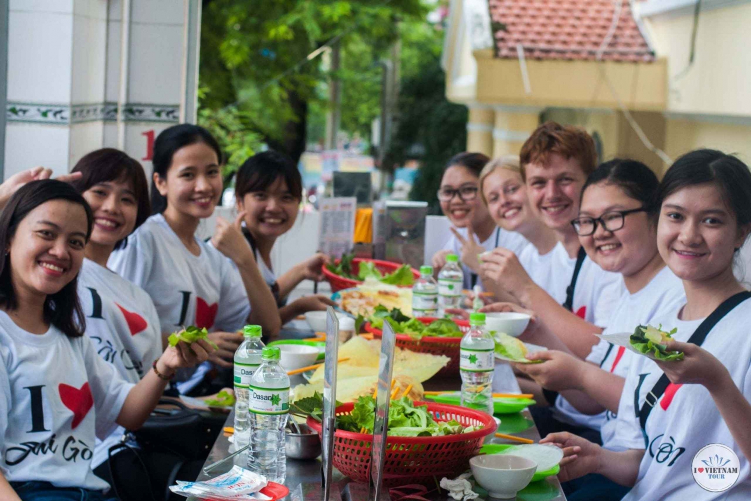 Ho Chi Minh City: Vegetarian Food Night Tour by Scooter