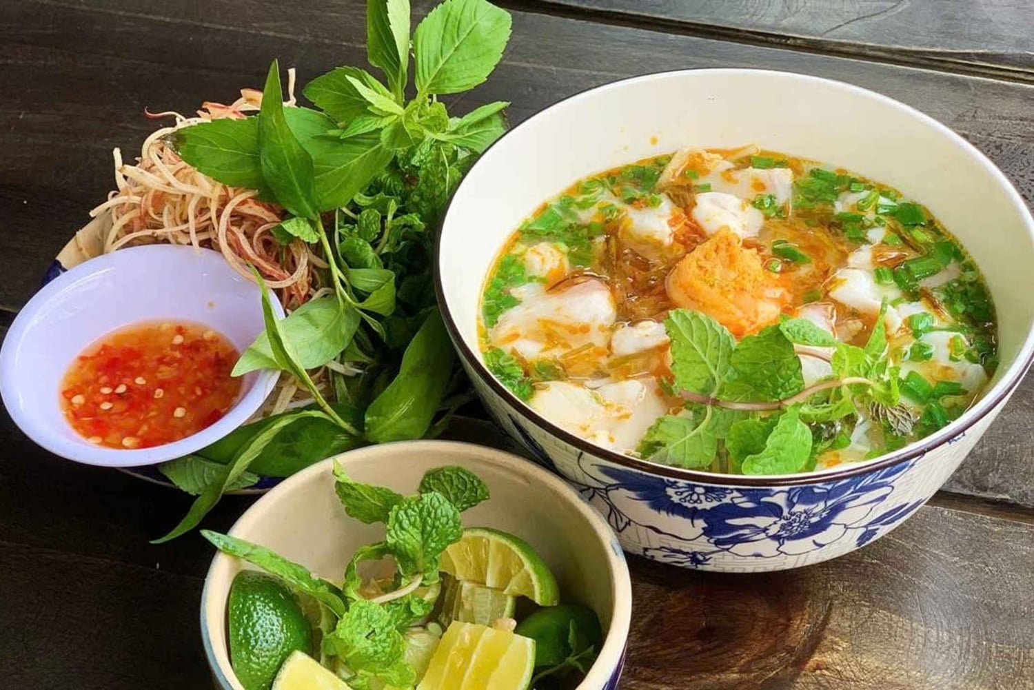 Ho Chi Minh City: Chi Chi Minh City: Kävelykierros ja 13 maistiaista