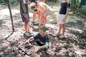 Ho Chi Minh: Cu Chi Tunnels & Tan Lap Floating Village Tour