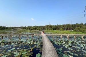 Ho Chi Minh: Cu Chi Tunnels & Tan Lap Floating Village Tour
