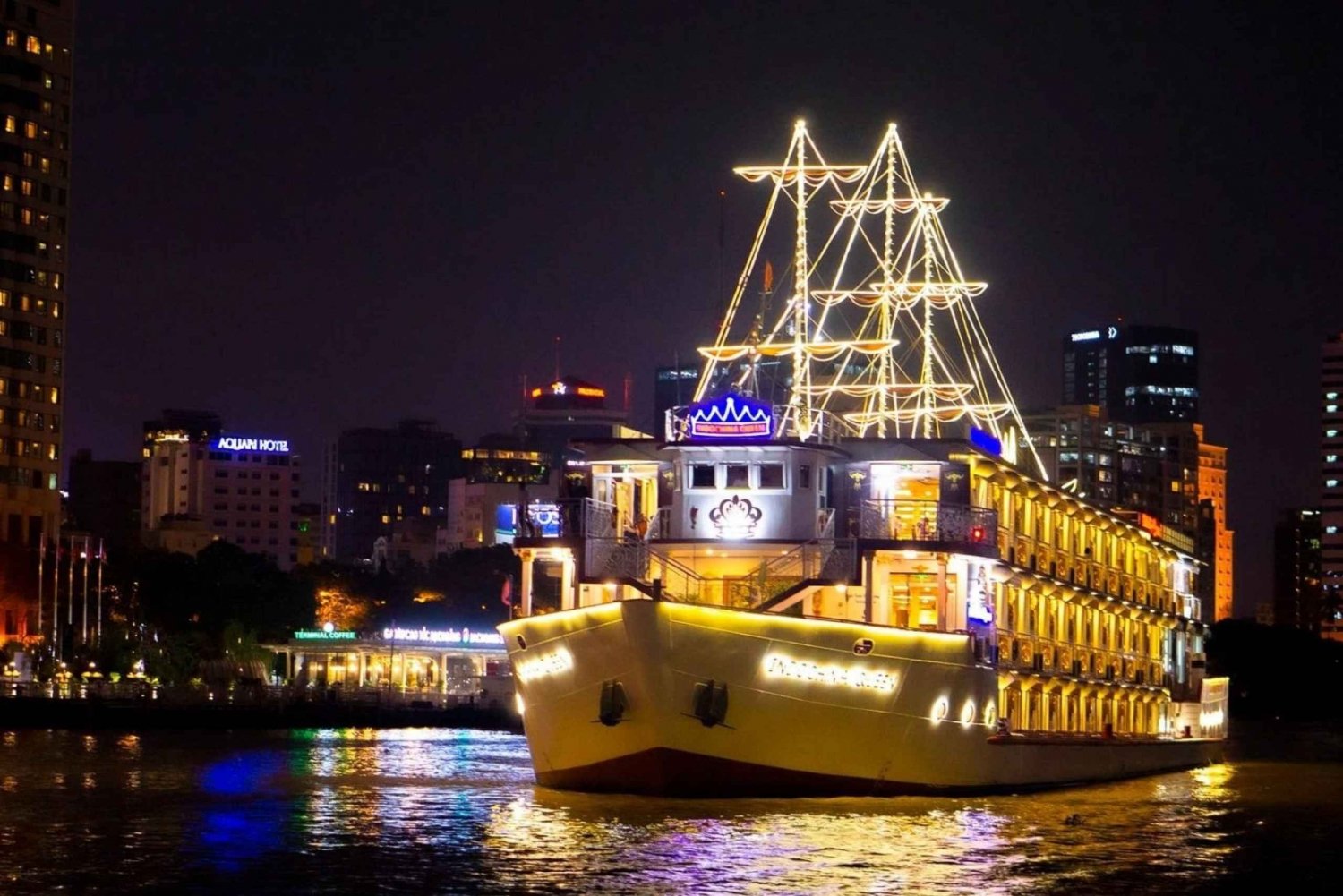 Ho Chi Minh: Saigon River Dinner Cruise with 6-Course Menu