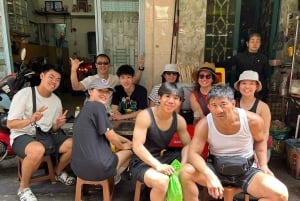 Ho Chi Minh: Original Walking Street Food Tour with Foodies