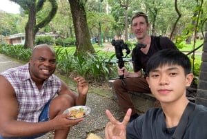 Ho Chi Minh: Original Walking Street Food Tour with Foodies
