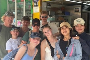 Ho Chi Minh: Alkuperäinen katukeittiöruokakierros ruokailijoiden kanssa