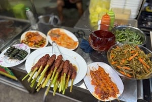 Ho Chi Minh: Alkuperäinen katukeittiöruokakierros ruokailijoiden kanssa