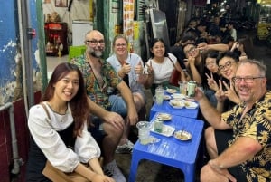 Ho Chi Minh: Original Walking Street Food Tour med lokale