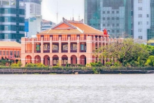 Ho Chi Minh: Paseo en barco con cena por el río Saigón: espectáculo y relax