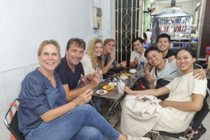 Ciudad de Ho Chi Minh: Tour gastronómico privado a pie con 13 degustaciones