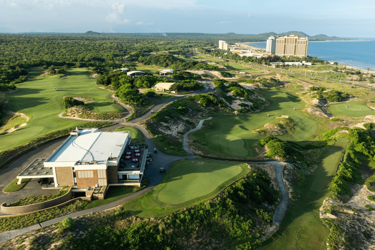 Ho Tram: The Bluffs Grand 1-Day Guided Golf Tour