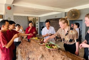 Hoi An: Aula de 3 horas de escultura em madeira com um artista local