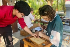 Hoi An: Wood Carving Class with Village Master Artisan