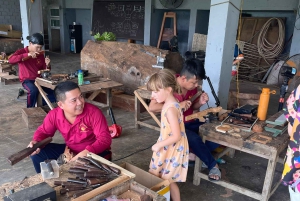 Hoi An: Wood Carving Class with Village Master Artisan