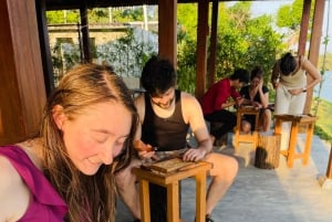Hoi An: Wood Carving Class with Village Master Artisan