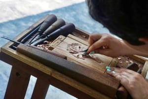 Hoi An: Wood Carving Class with Village Master Artisan
