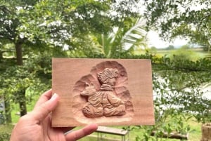 Hoi An: Wood Carving Class with Village Master Artisan