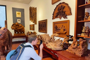 Hoi An Handicraft Workshop: Statue Wood Carving