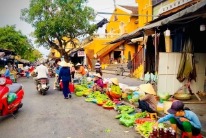Hoi An: tour guiado pela cidade antiga com comida e karaoke