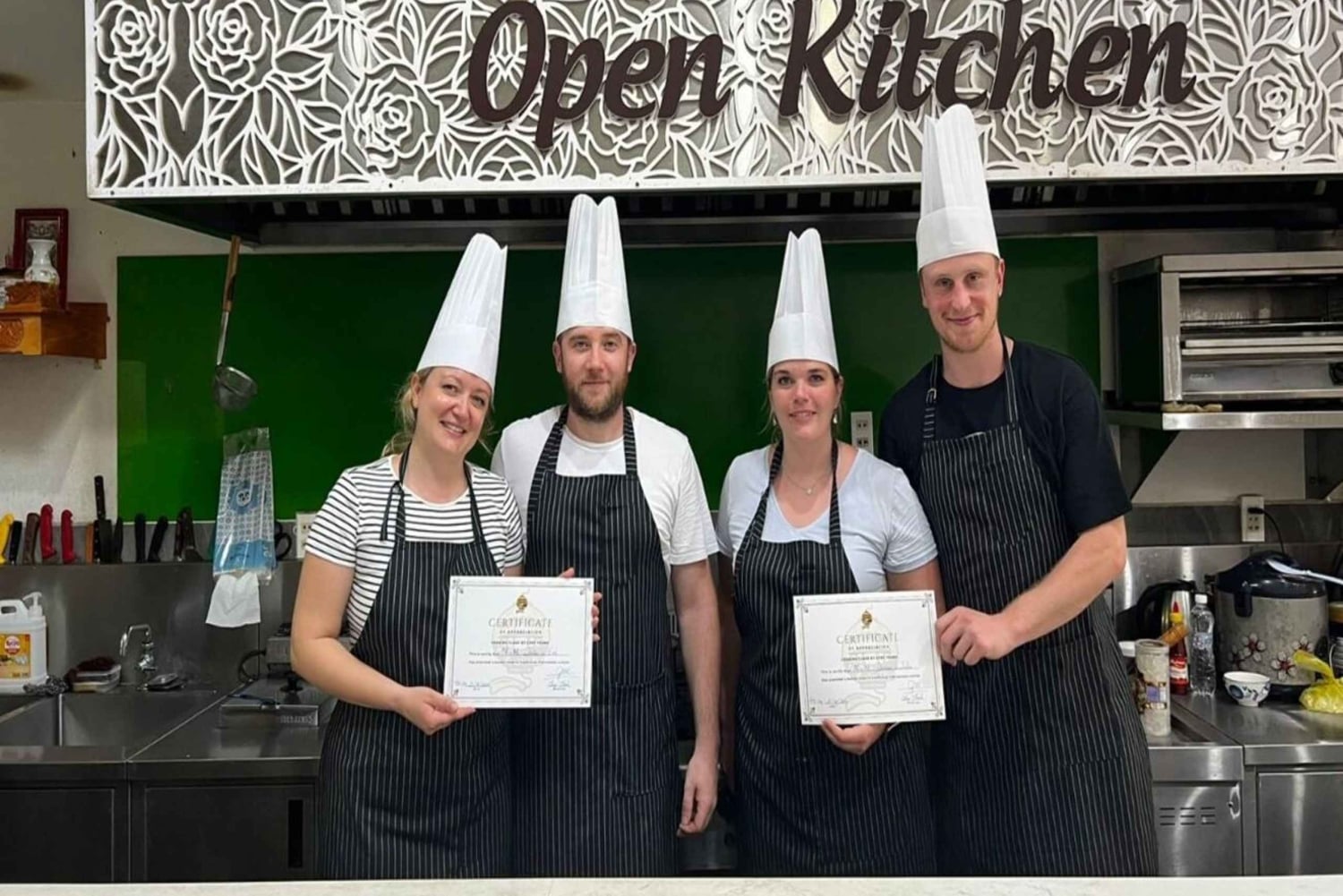 プロのシェフによる少人数グループでのホイアンの本格料理教室