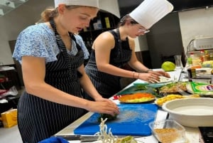 Aula de culinária autêntica em Hoi An com um chef profissional em um pequeno grupo