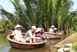 Hoi An: Przejażdżka łodzią bambusową po lesie kokosowym Bay Mau