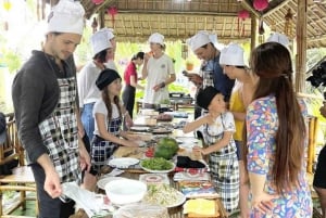 Hoi An: Tour in barca con produzione di lanterne e lezione di cucina