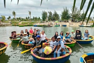 Hoi An: Hoi Hoi: Koriveneajelu kookospähkinämetsässä