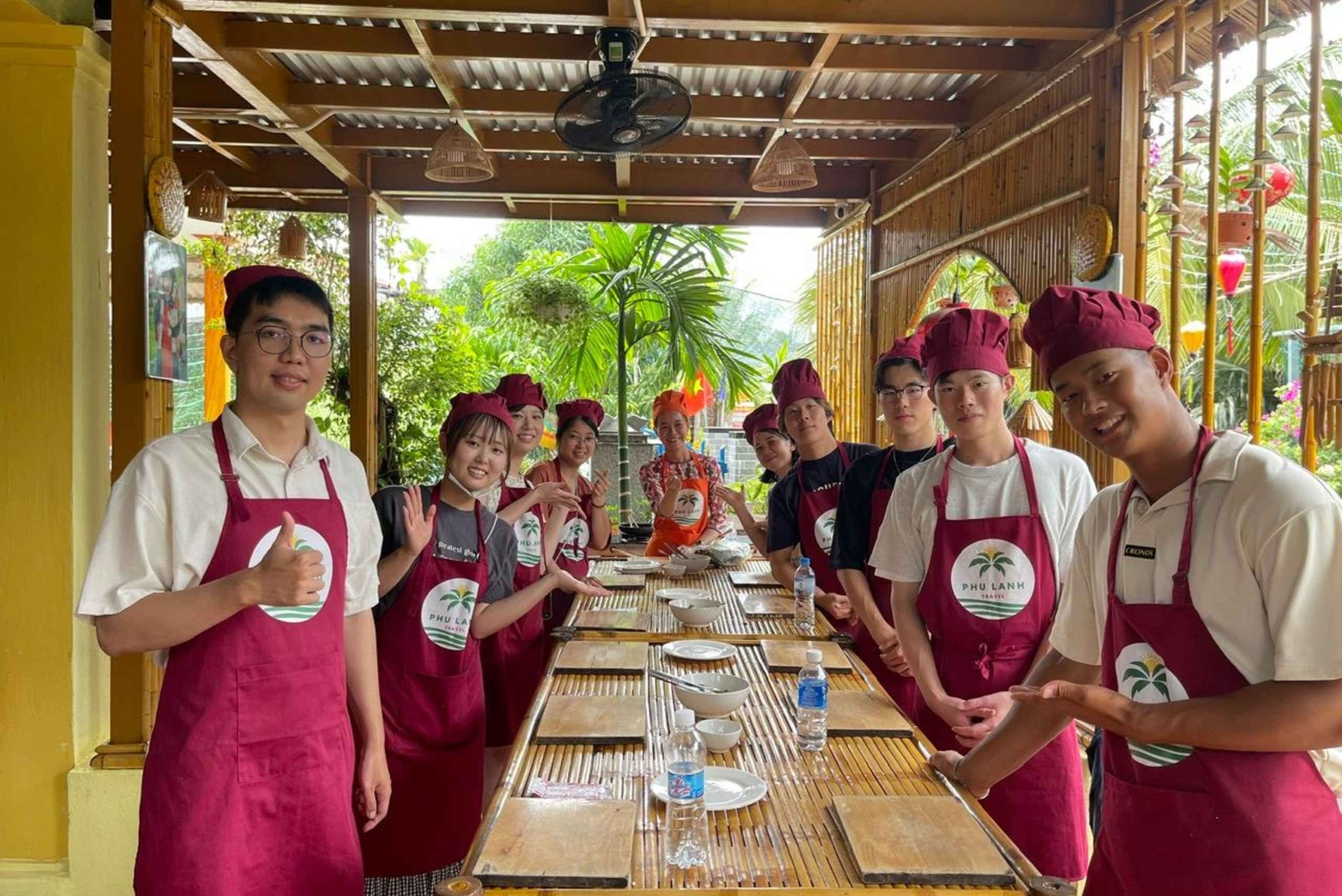Hoi An: tour en barco con fabricación de linternas y clase de cocina