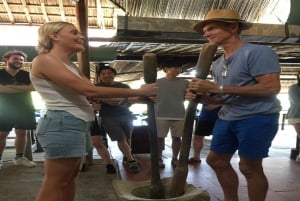 Hoi An: clase de cocina en Bay Mau con opción de visita al mercado y paseo en barca de bambú