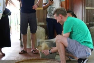 Hoi An: clase de cocina en Bay Mau con opción de visita al mercado y paseo en barca de bambú