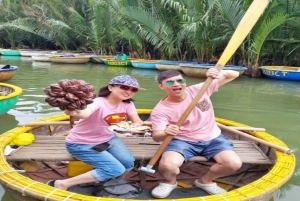 Hoi An: clase de cocina en Bay Mau con opción de visita al mercado y paseo en barca de bambú
