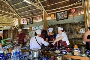 Hoi An: Bay Mau Cooking Class with Market & Basket Boat trip