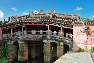 Hoi An: Tour de la ciudad con paseo en barco y suelta de linternas de flores