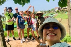 Hoi An : Excursion à vélo avec promenade à dos de buffle et cours de fabrication de lanternes