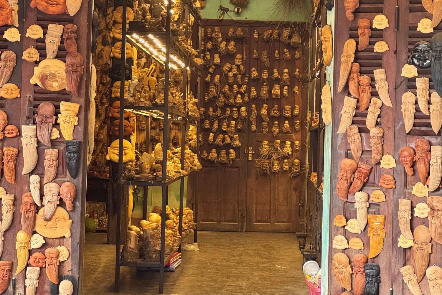 Hoi An Cultural Tour: Textiles, Temples & Coffee